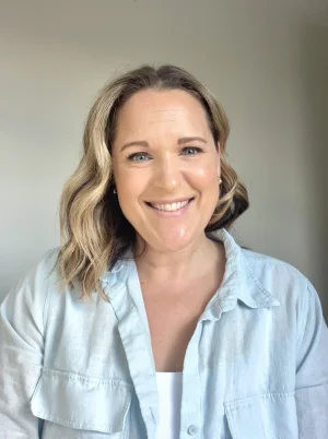 Larissa Vishniakoff, Registered Physiotherapist at At Ease Physiotherapy South Surrey