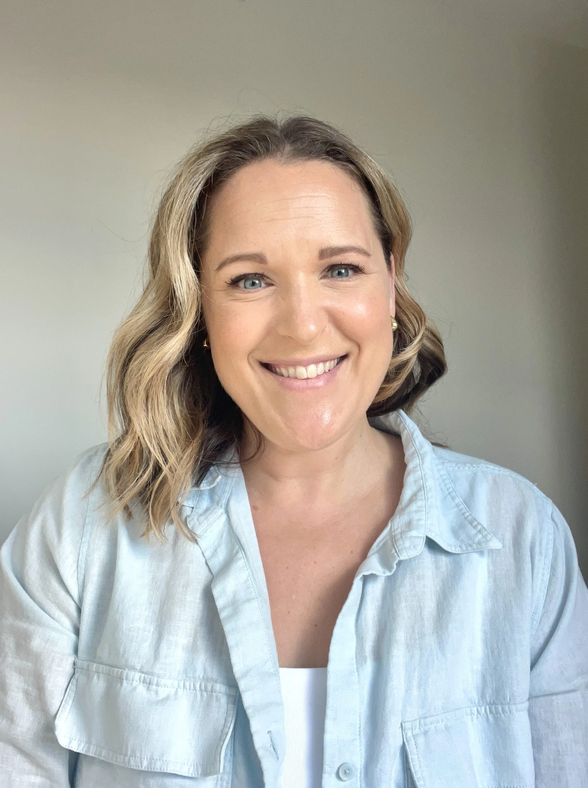 Larissa Vishniakoff, Registered Physiotherapist at At Ease Physiotherapy South Surrey