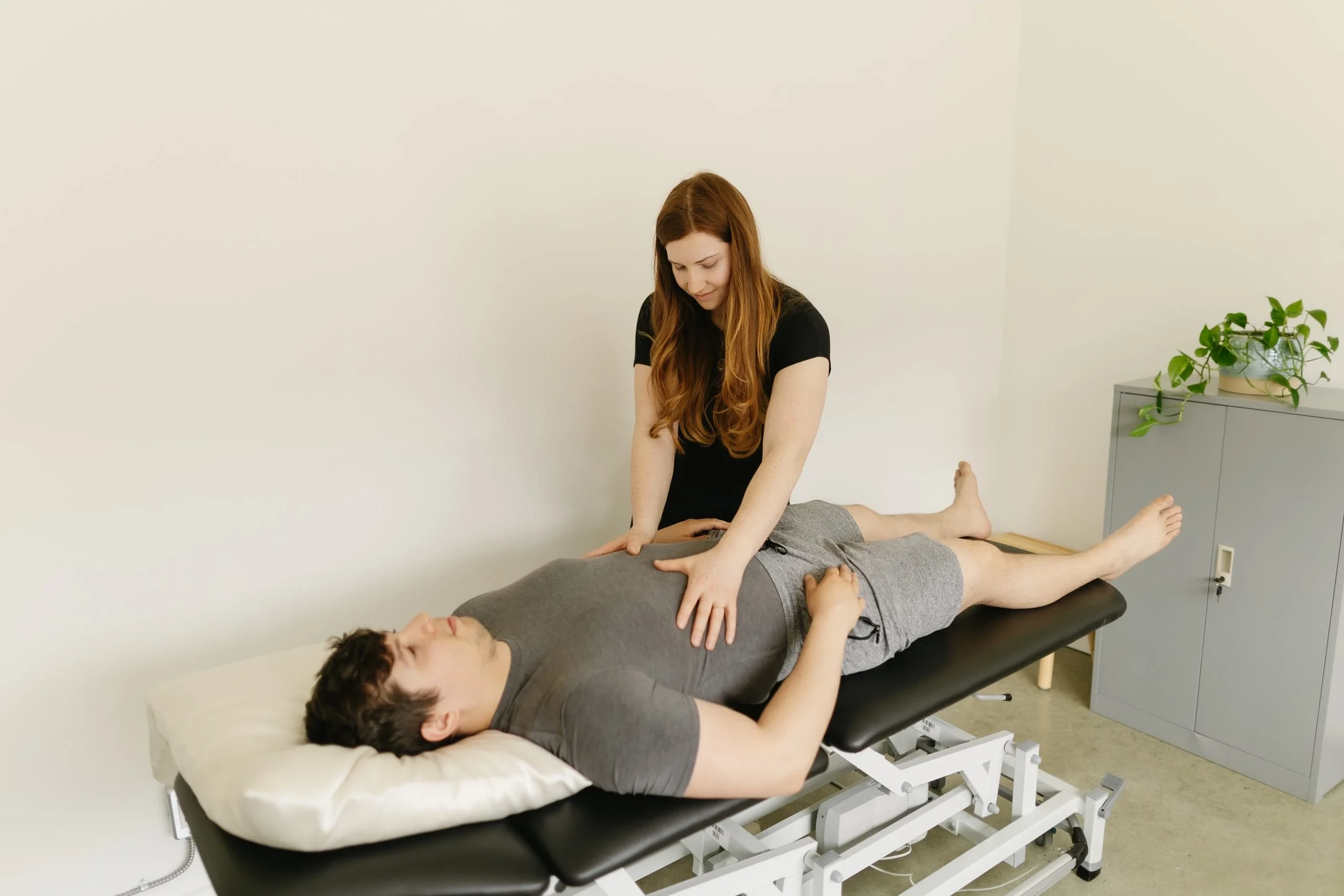 Lymphatic drainage massage therapy to reduce swelling at At Ease Physio in South Surrey
