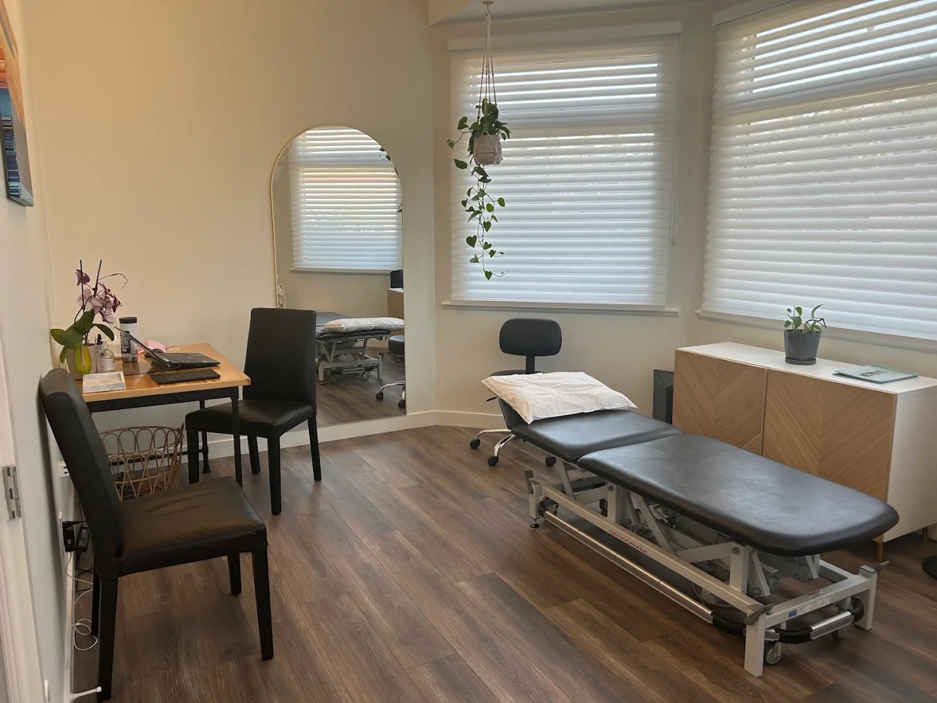 Physiotherapy treatment session at At Ease Physiotherapy clinic