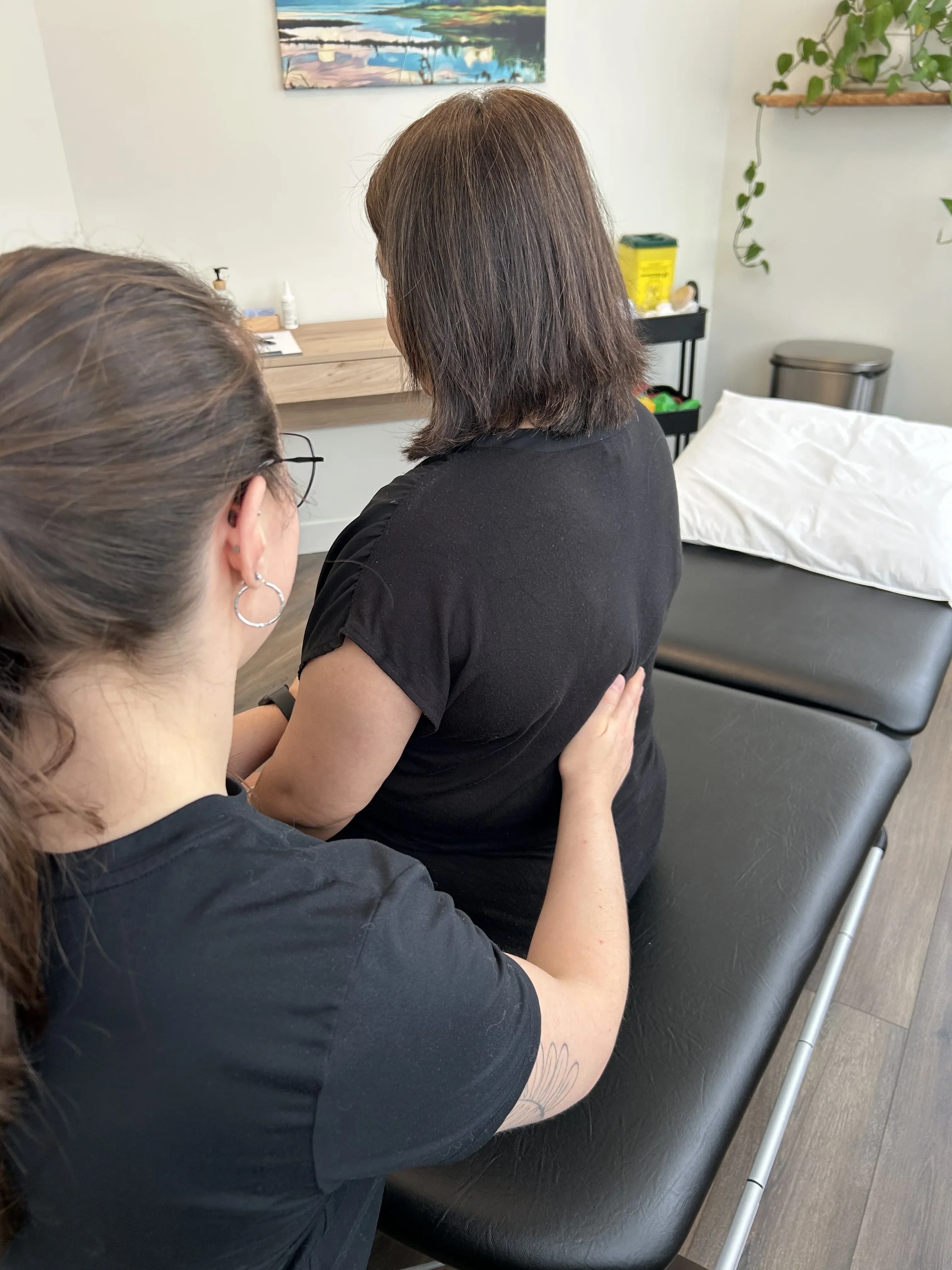 Visceral manipulation therapy for digestive health and chronic pain at At Ease Physio in South Surrey